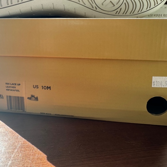 BRAND NEW MICHAEL KORS "WINNIE BOOTIE". BLACK - SIZE 7M - Picture 4 of 5